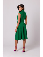 B261 Bavlněné šaty ve fitted střihu - zelené