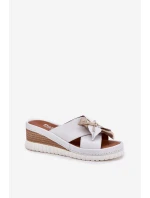 Kožené Dámské Klapky Na Klínu S Ozdobným Květem Artiker 52C0537 Bílé