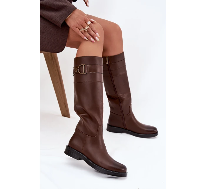 Dámské kozačky na nízkém podpatku s ozdobným detailem Arvessa – hnědé