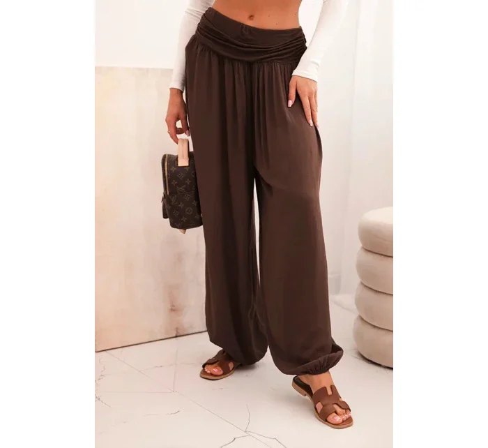 Dámské viskózové kalhoty s širokými nohavicemi a volánky hnědý