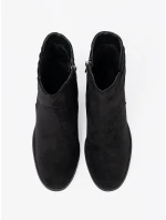 Praktické kotníčkové boty černé dámské na širokém podpatku Praktické kotníčkové boty černé dámské na širokém podpatku