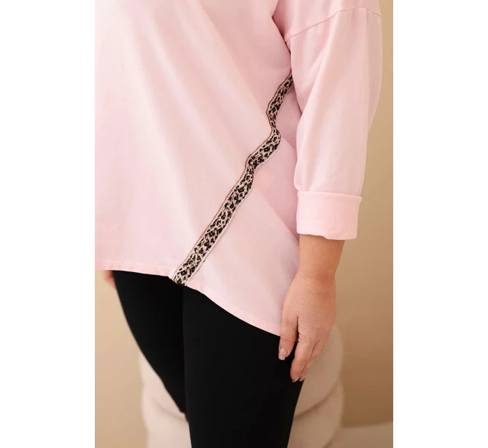 Dámská blůza Plus Size bavlněná s ohrnovacími rukávy a lampasem v leopardím vzoru cukrová růžová