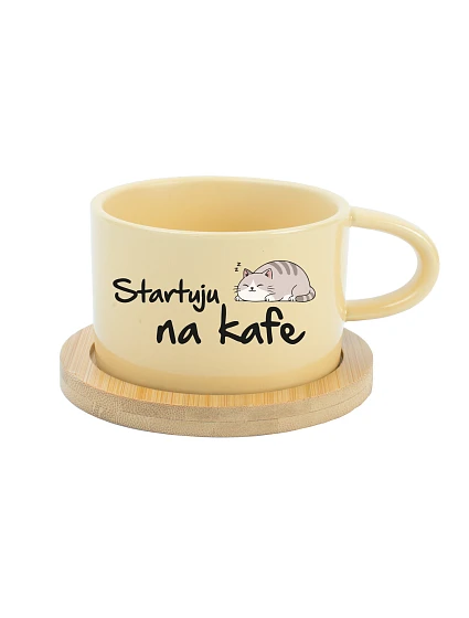 STARTUJU NA KAFE - žlutý hrníček makronka 200 ml STARTUJU NA KAFE - žlutý hrníček makronka 200 ml