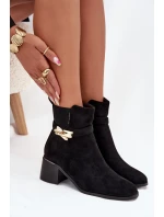 Dámské kotníkové boty Sarona na klinek se zlatou ozdobou – černé Dámské kotníkové boty Sarona na klinek se zlatou ozdobou – černé