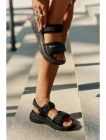 Dámské sportovní sandály na platformě Big Star – černé Dámské sportovní sandály na platformě Big Star – černé