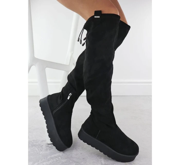 Dámské černé semišové boty na platformě model 21905119 - Big Star Dámské černé semišové boty na platformě model 21905119 - Big Star