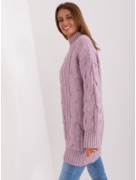 Světle fialové pletené šaty s copánky