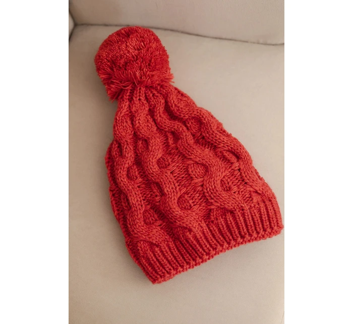 Dámská zimní čepice z vlny s hrubým copánkovým vzorem K458 červená
