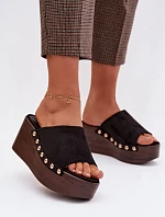 Dámské nazouváky na platformě se zlatými přezkami Eko semiš Černé Helivina