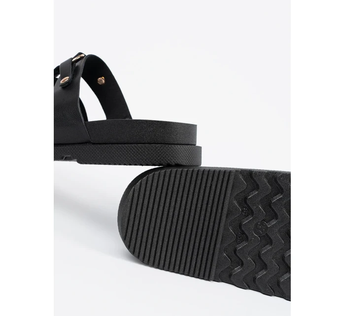 Zajímavé černé  nazouváky dámské na plochém podpatku