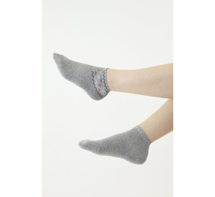 Ponožky 522 šedé s ozdobnou aplikací