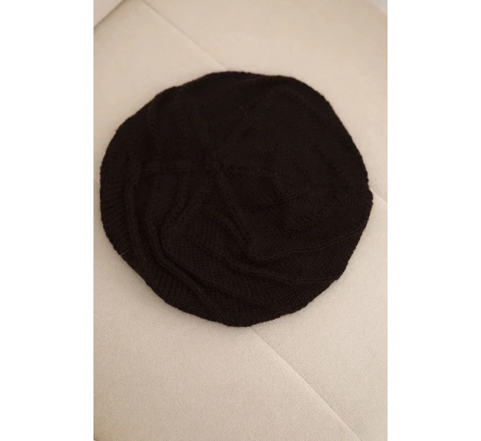 Dámská zimní pletená čepice volného střihu s ozdobným vzorem model 21878079 hnědá - K-Fashion Dámská zimní pletená čepice volného střihu s ozdobným vzorem model 21878079 hnědá - K-Fashion