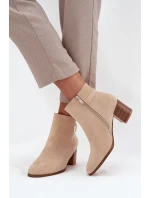 Zateplené dámské kotníkové boty na podpatku se zlatým detailem béžové model 21708228 - Boto Zateplené dámské kotníkové boty na podpatku se zlatým detailem béžové model 21708228 - Boto