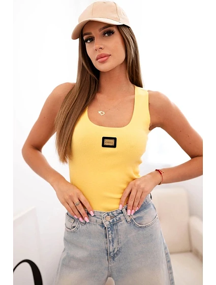 Dámská pruhovaná top s ramínky a ozdobnou nášivkou tmavě žlutá