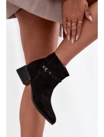 Dámské kozačky z přírodního semiše na klínu zateplené model 21715520 Černé - D&A Dámské kozačky z přírodního semiše na klínu zateplené model 21715520 Černé - D&A