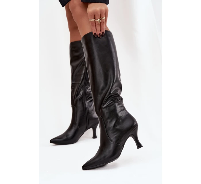 Dámské kozačky na podpatku z eko kůže černé model 21744548 - Boto Dámské kozačky na podpatku z eko kůže černé model 21744548 - Boto