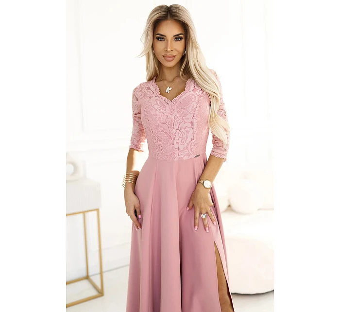 Dámské dlouhé krajkové šaty model 22074821 AMBER pudrově růžové - numoco