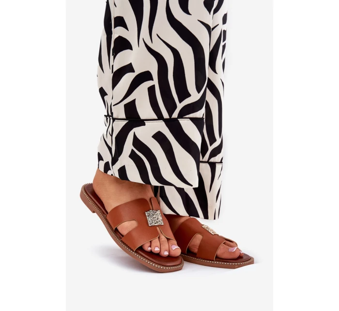 Plné Klapky S Výřezy A Ozdobou Camel Bohalis Plné Klapky S Výřezy A Ozdobou Camel Bohalis