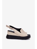 Kožené dámské sandály na klínu model 21697572 béžové - Artiker