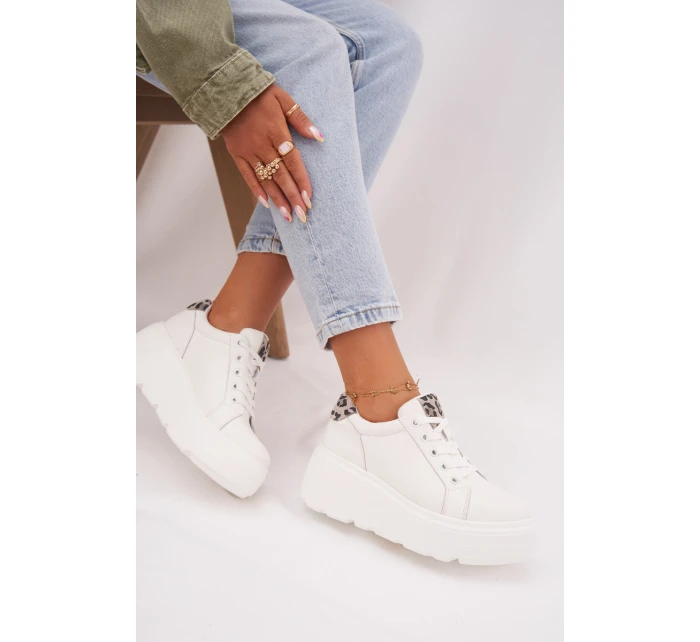 Kožené dámské tenisky na platformě Panterka Vinceza 89144 Bílé Kožené dámské tenisky na platformě Panterka Vinceza 89144 Bílé