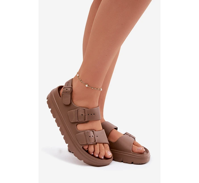Dámské pěnové sandály na platformě Big Star TT274A035 hnědé Dámské pěnové sandály na platformě Big Star TT274A035 hnědé