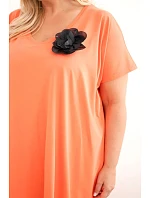 Dámské plus size bavlněné šaty s broží a výstřihem korálová Dámské plus size bavlněné šaty s broží a výstřihem korálová