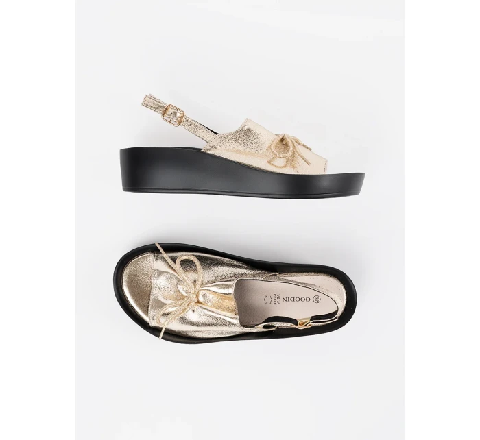 Luxusní dámské zlaté  sandály na klínku