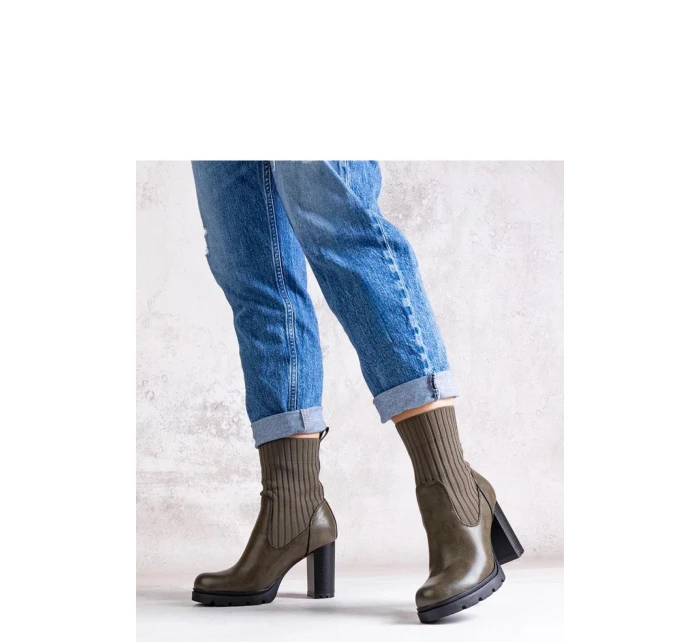 Boty na podpatku model 205810 Solea Boty na podpatku model 205810 Solea