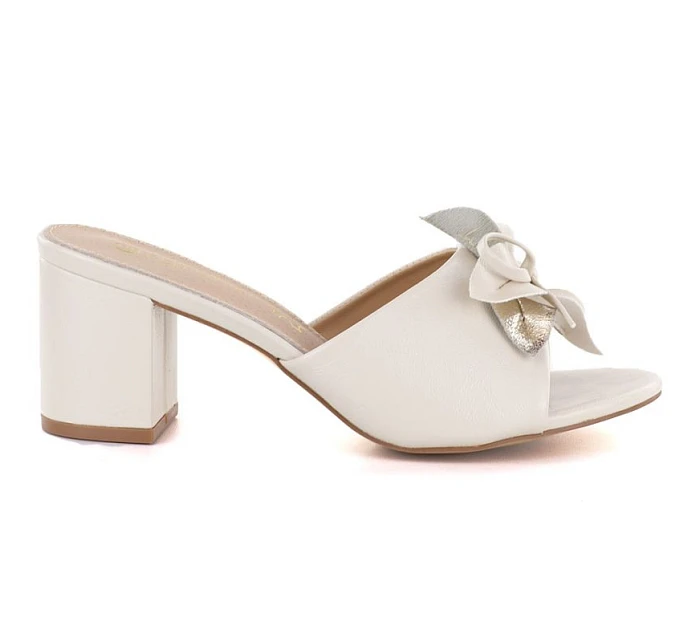 Dámské žabky na kůlu s květinou béžové Potocki LE20336