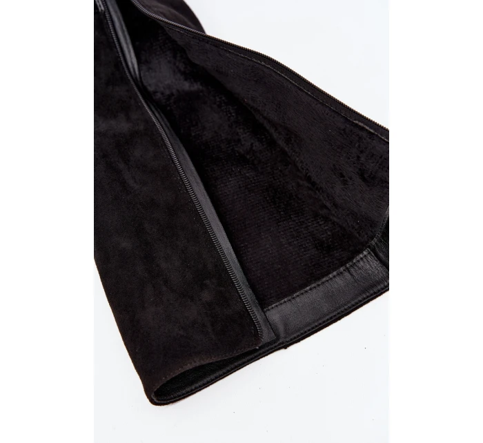 Dámské zateplené kozačky na sloupkovém podpatku se zlatou přezkou Seraphine – černé Dámské zateplené kozačky na sloupkovém podpatku se zlatou přezkou Seraphine – černé