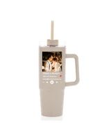 Cestovní termoska s průhledným víčkem s vlastním odkazem na oblíbenou písničku