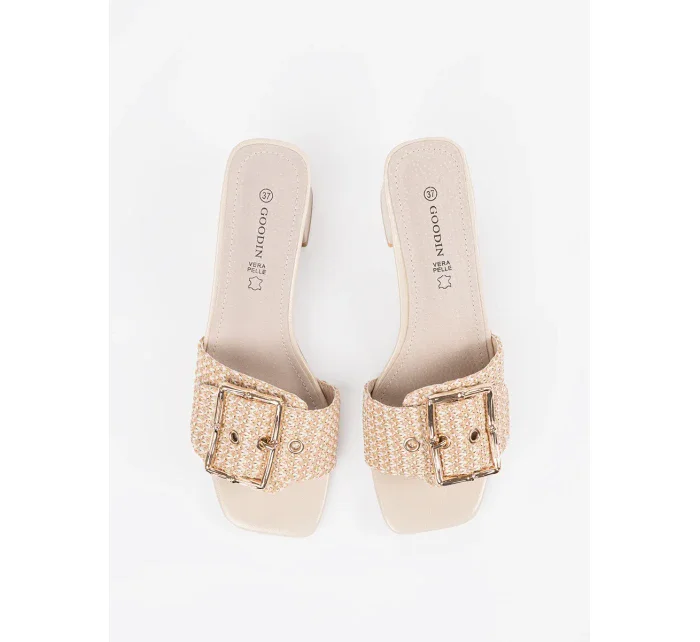 Klasické hnědé dámské nazouváky na širokém podpatku Klasické hnědé dámské nazouváky na širokém podpatku