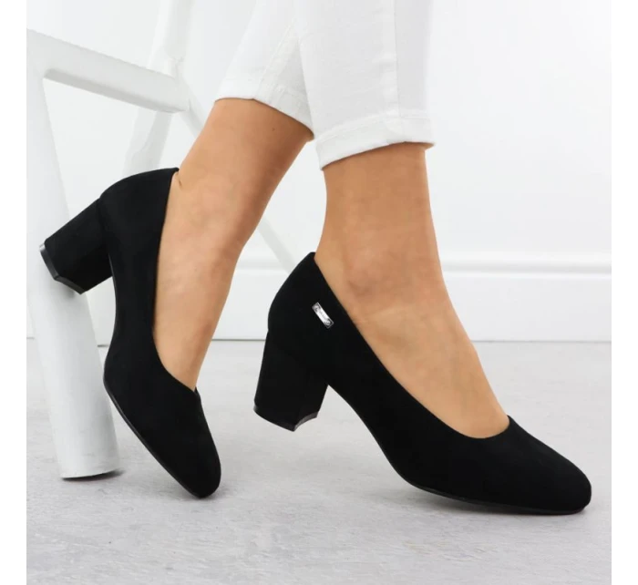 Černé semišové lodičky na jehlovém podpatku Sergio Leone PB178