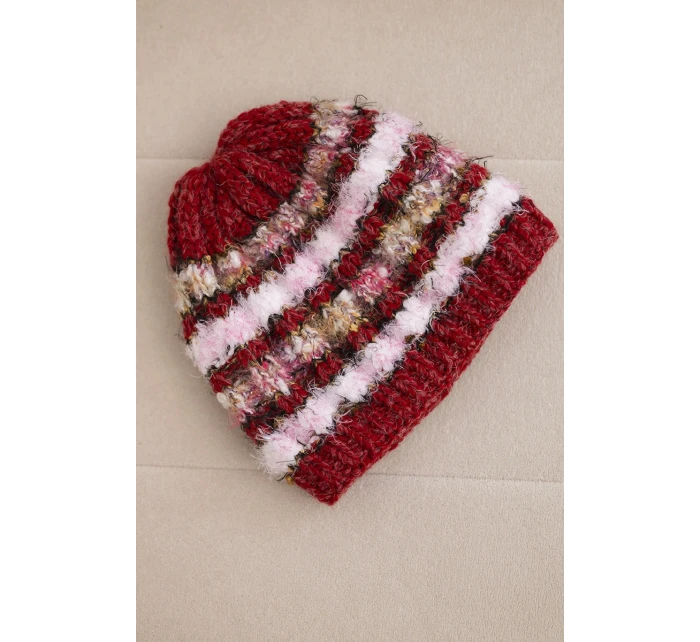 Dámská zimní vlněná čepice s ozdobnými krystalky K399 černá