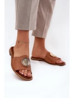 model 21686332 Kožené Pantofle Na Plochém Podpatku S Dekorací Camel - Zazoo model 21686332 Kožené Pantofle Na Plochém Podpatku S Dekorací Camel - Zazoo