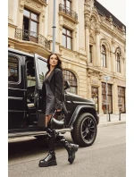 Lakované Kozačky Nad Kolena Na Masivní Platformě Černé Ravela Lakované Kozačky Nad Kolena Na Masivní Platformě Černé Ravela