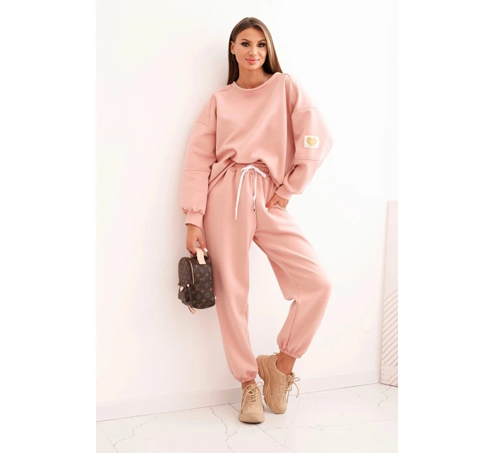 Dámská souprava máslová s volnou mikinou a kalhotami s nápisem LOVE tmavě pudrově růžová Dámská souprava máslová s volnou mikinou a kalhotami s nápisem LOVE tmavě pudrově růžová