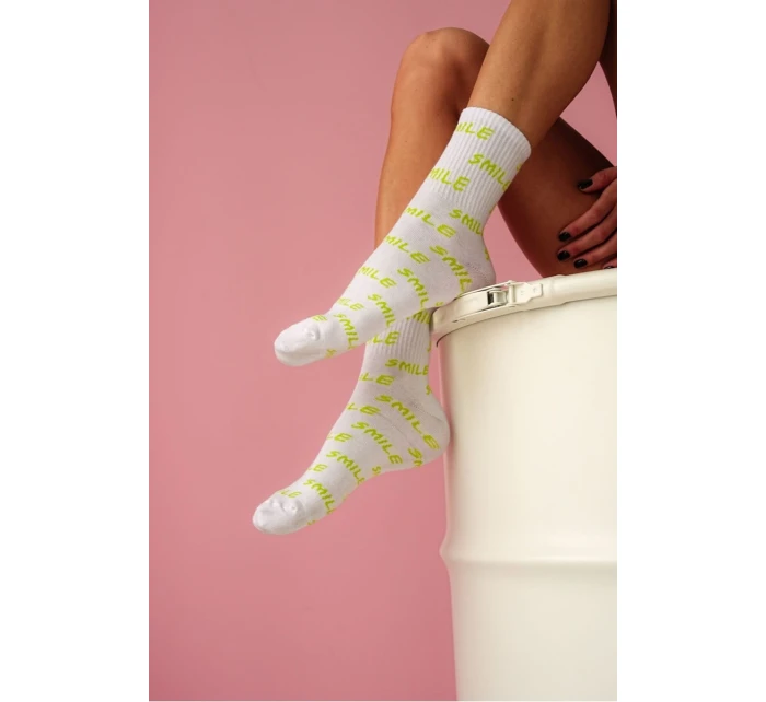 Dámské Bavlněné Ponožky S Nápisem Úsměv Bílé