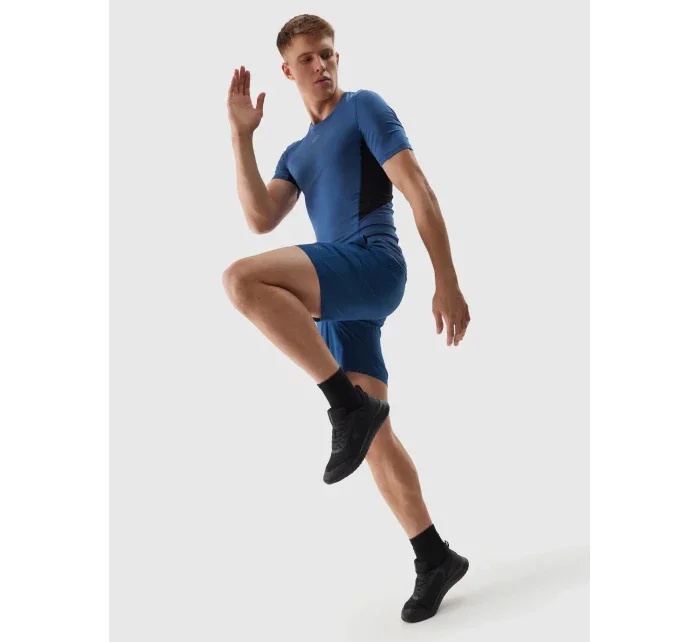 Pánské sportovní tričko slim z recyklovaných materiálů 4F - tmavě modré Pánské sportovní tričko slim z recyklovaných materiálů 4F - tmavě modré