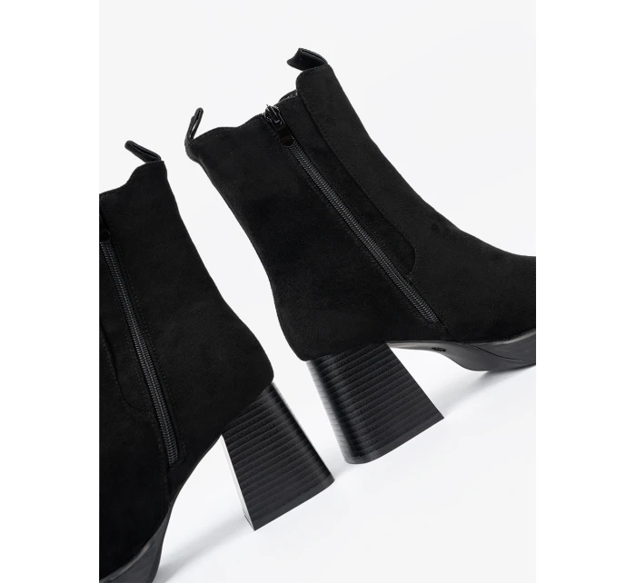 Jedinečné kotníčkové boty dámské černé na širokém podpatku Jedinečné kotníčkové boty dámské černé na širokém podpatku