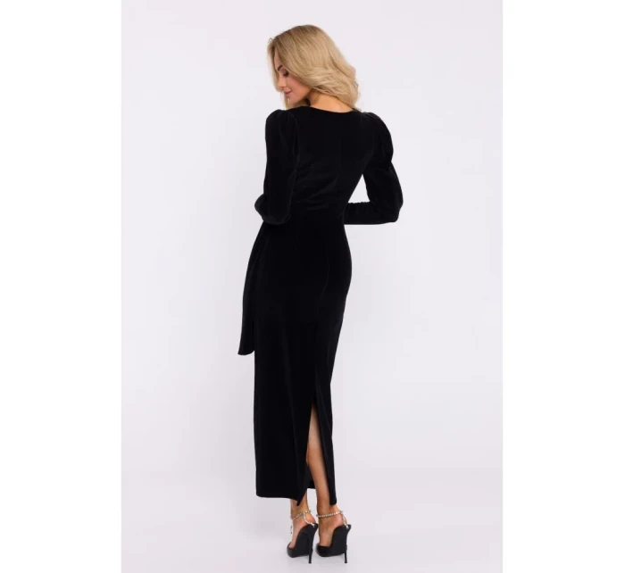 M828 Sametové maxi šaty s hlubokým výstřihem do V - černé