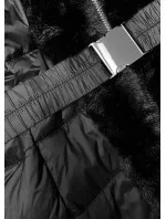 Černá prošívaná dámská bunda s kožešinou pro přechodné období model 21247248 - J.STYLE