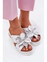 Kožené Dámské Klapky Na Platformě S Ozdobným  model 21695988 - Artiker