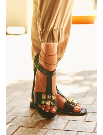 Elegantní dámské sandály s ozdobnými detaily S.Barski Černá Elegantní dámské sandály s ozdobnými detaily S.Barski Černá