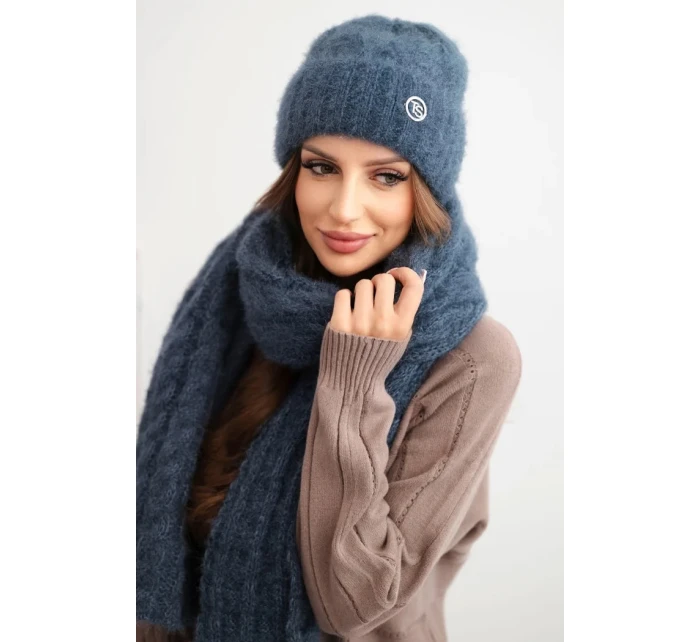 Dámská souprava čepice a šály s žebrovaným vzorem s ozdobou model 21463123 - K-Fashion