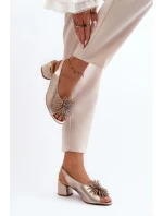 Kožené sandály s ozdobou model 21647411 Zlaté - Laura Messi