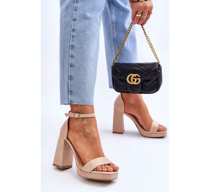 Módní semišové sandály na čtvercovém podpatku Béžové Merila Módní semišové sandály na čtvercovém podpatku Béžové Merila