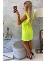 Šaty s volánky na bocích žluté neonové barvy