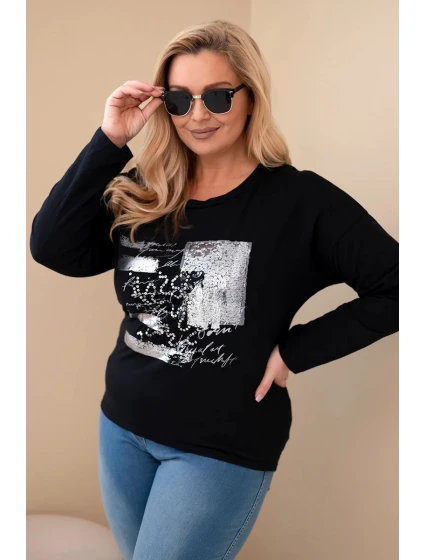 Dámská blůza Plus Size s potiskem a delším zadním dílem černá