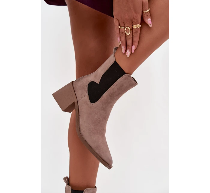 Dámské kožené semišové boty Artiker – béžové, zateplené, na podpatku Dámské kožené semišové boty Artiker – béžové, zateplené, na podpatku